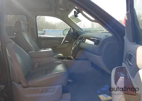 2009 Chevrolet Suburban 1500 Ltz z USA, uszkodzony, nr VIN 1GNFK36Y29R127657